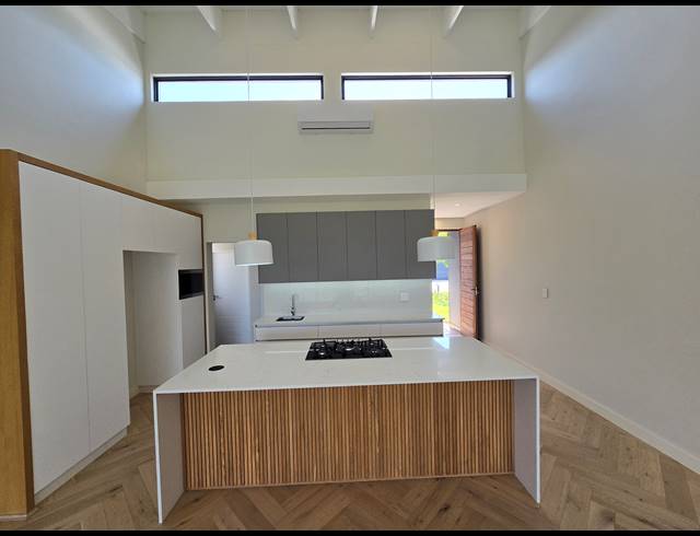 3 BEDROOM HOUSE FOR SALE IN NEW SALT ROCK CITY